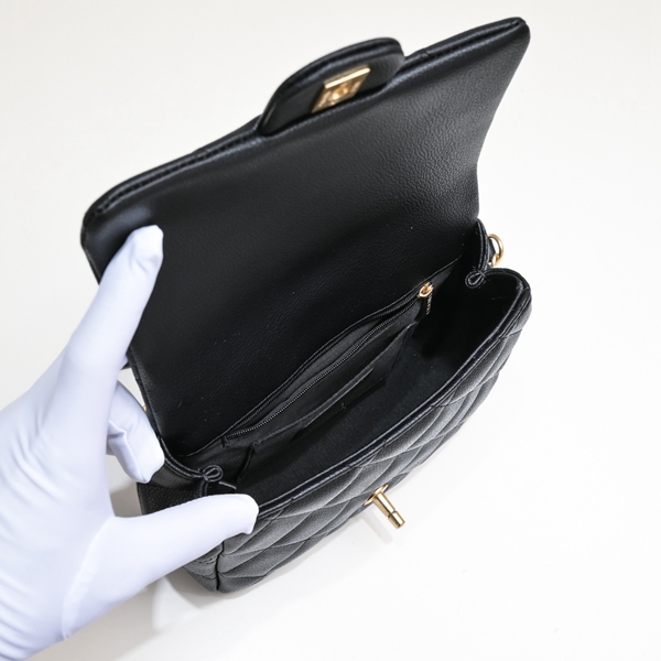 シャネルバッグ着用イメージ